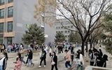 人間四月芬芳盡，逢春總有賞花情